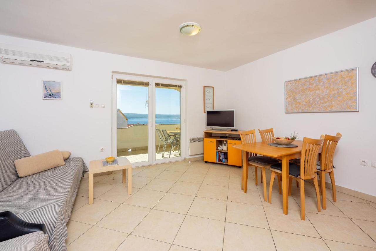 Apartments Petak Dramalj Ngoại thất bức ảnh
