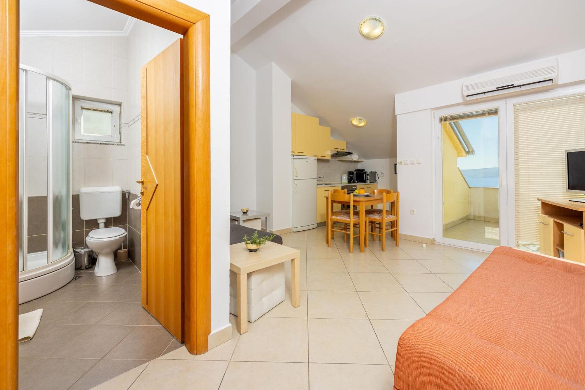 Apartments Petak Dramalj Ngoại thất bức ảnh