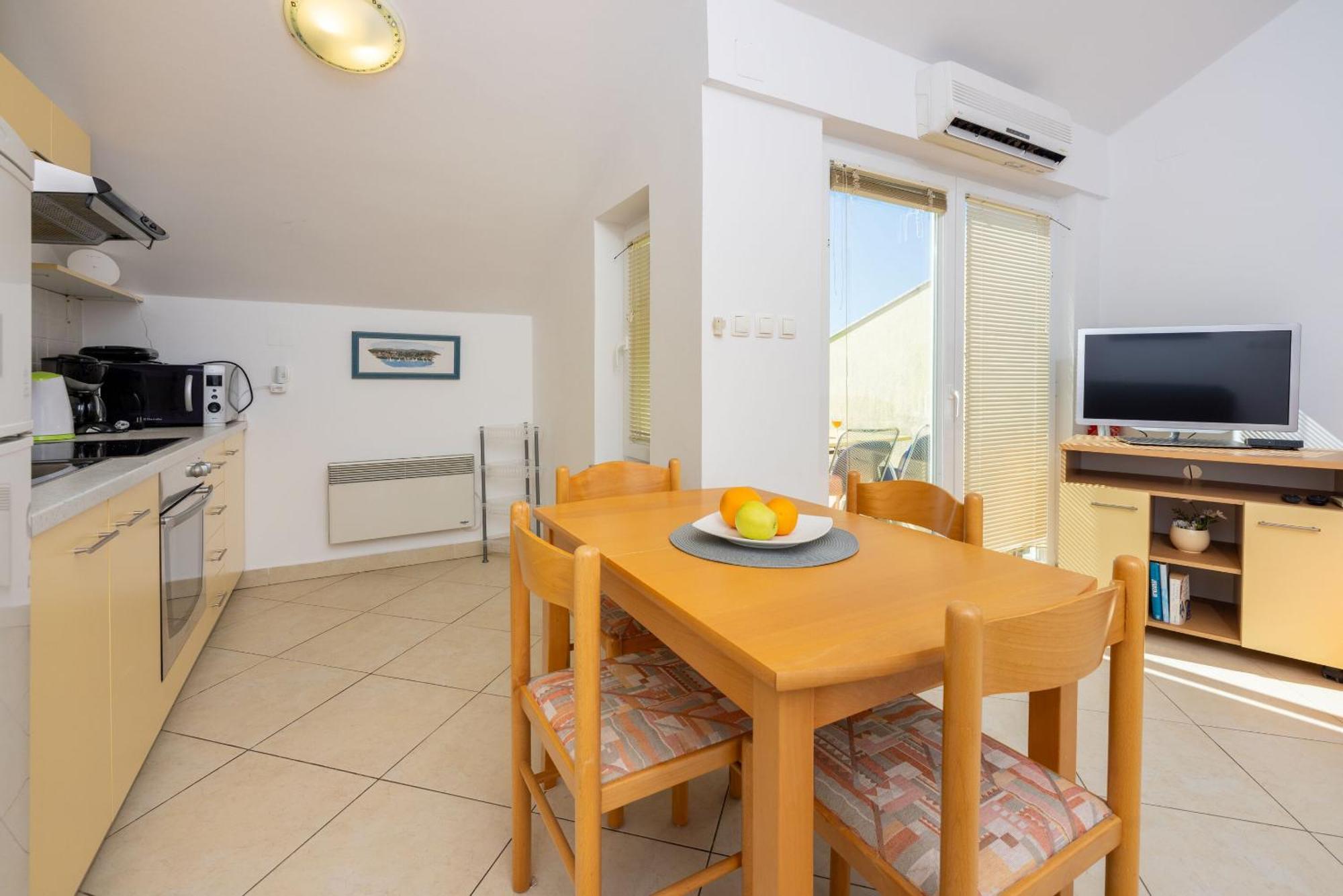 Apartments Petak Dramalj Ngoại thất bức ảnh