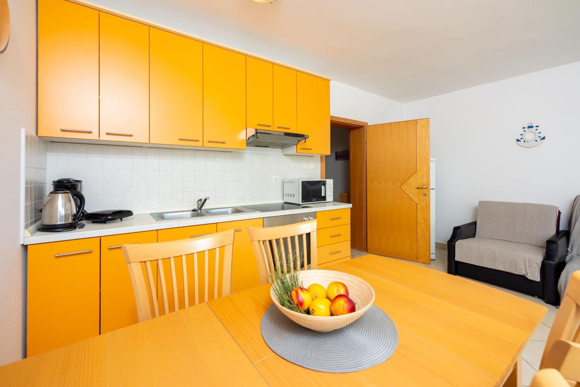 Apartments Petak Dramalj Ngoại thất bức ảnh